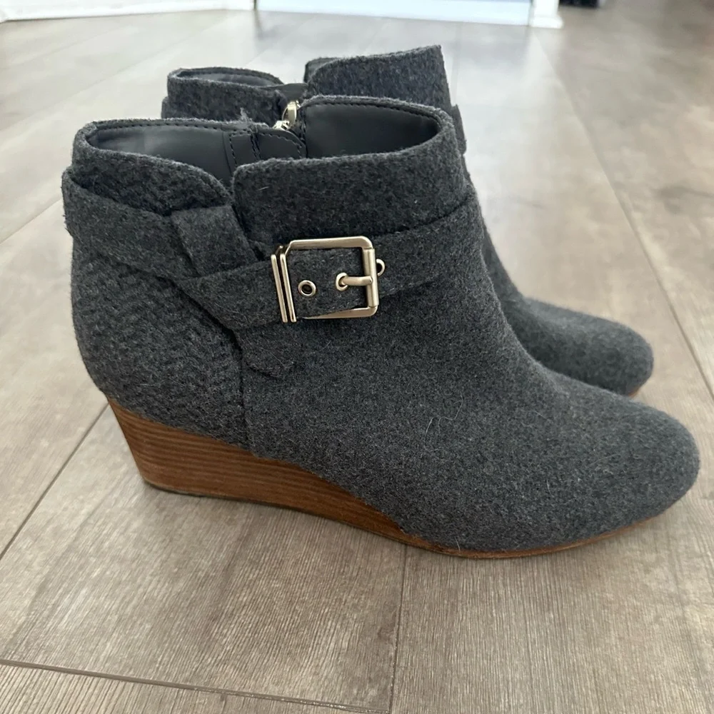 Dr. Scholl Foam Technology Darcy Wedge Booties women’s sz 8